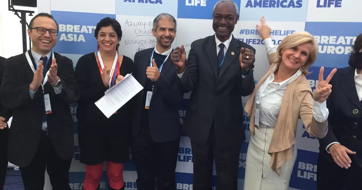 UN Environment’s Deputy Executive Director, Ibrahim Thiaw, and the World Health Organisation's Public Health and the Environment Department Director, Dr. Maria Neira, welcoming the first group of regions joining the BreatheLife campaign.