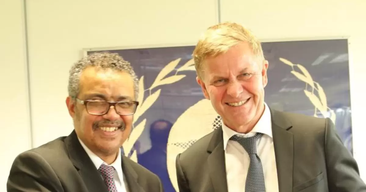 Dr. Tedros Adhanom Ghebreyesus (left) and Erik Solheim meet in Nairobi. 
