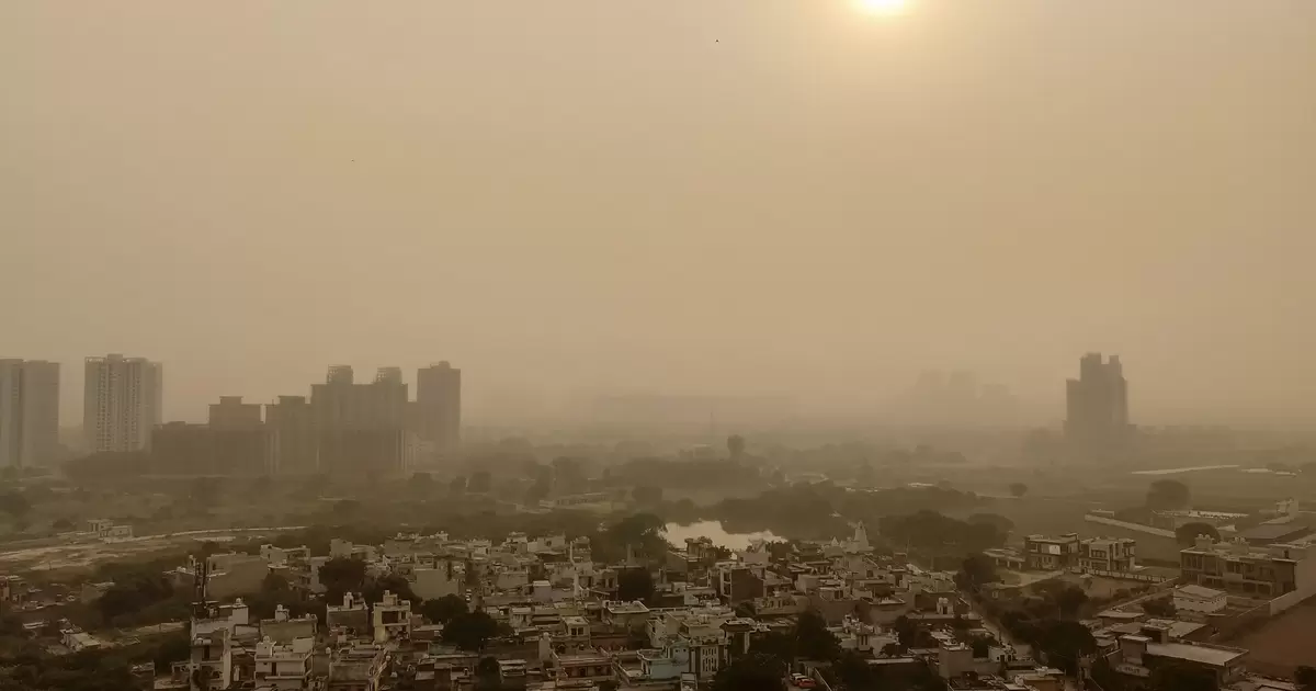 Severe air pollution blankets New Delhi, India