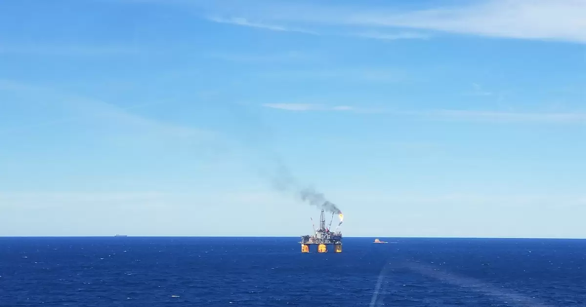An oil and gas platform in the Gulf of Mexico photgraphed during a University of Michigan aerial sampling flight. Photo: Eric Kort
