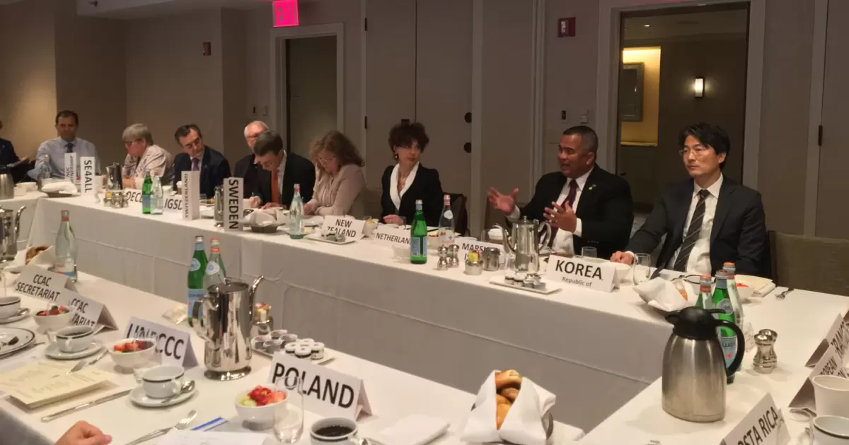 Participants at the special ministerial roundtable meeting in New York City.